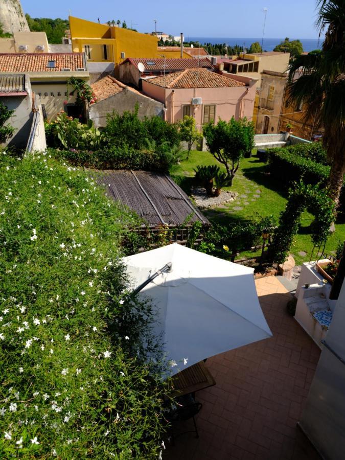 L'Antico Borgo Bed & Breakfast Милацо Екстериор снимка