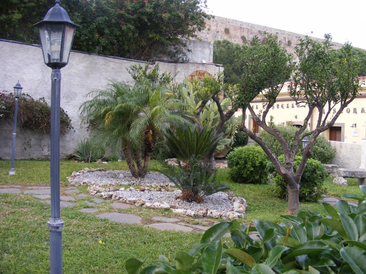L'Antico Borgo Bed & Breakfast Милацо Екстериор снимка